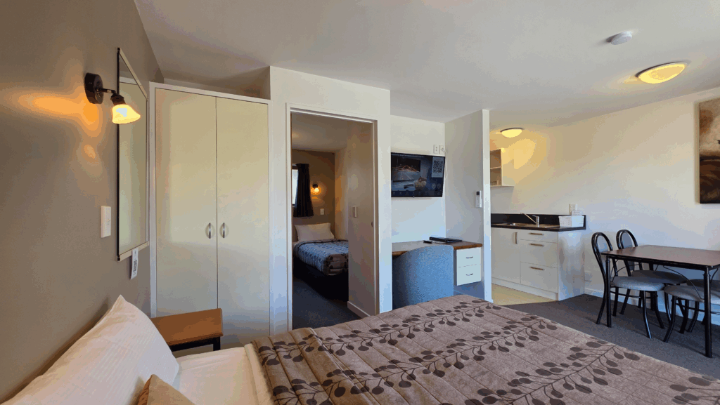 Airways Motel Family One Bedroom