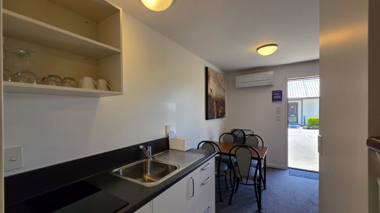 Airways Motel Family One Bedroom